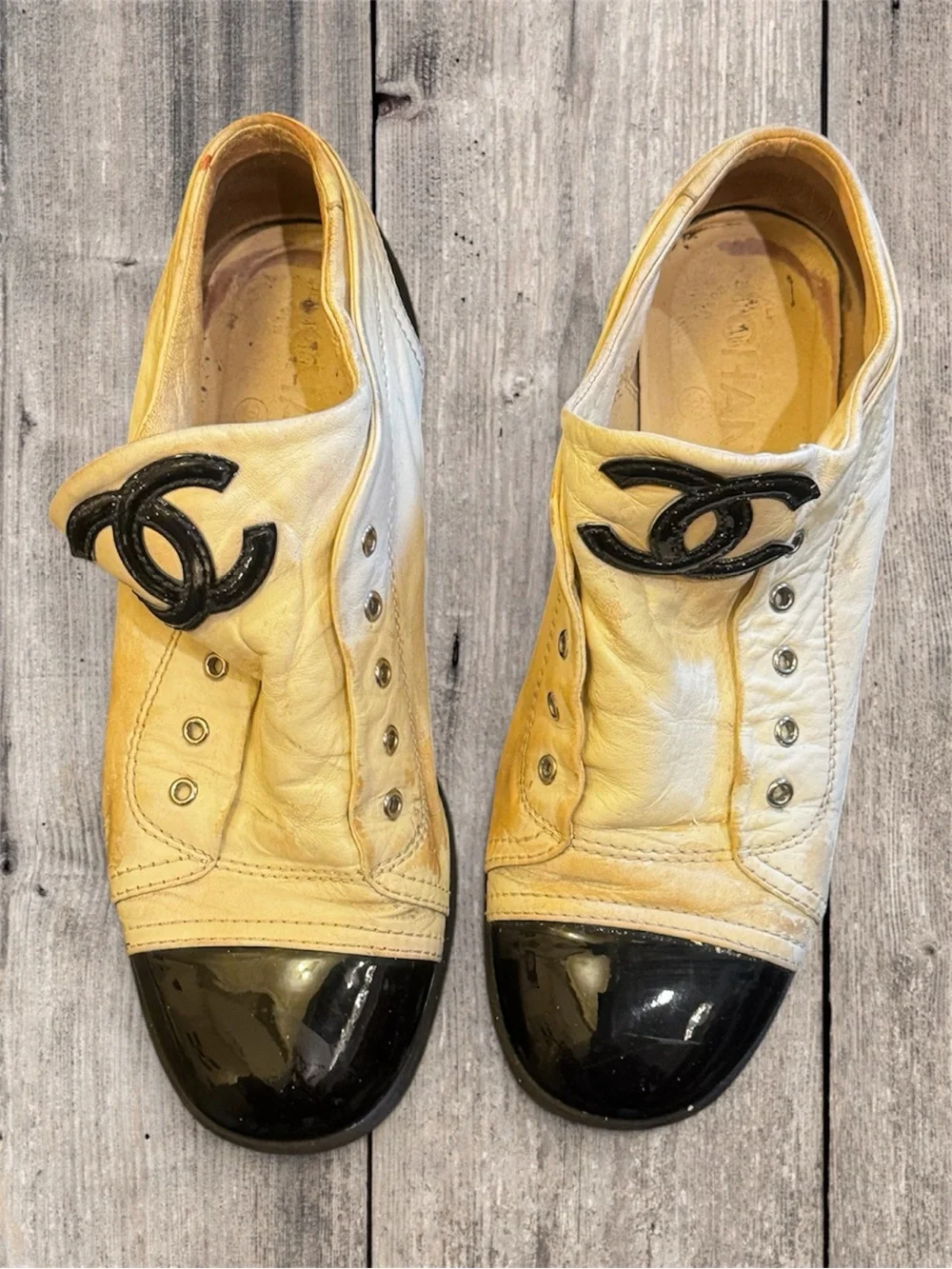 CHANEL Cream/Black Leather and Patent CC Cap Toe Low Top Sneakers Size 37